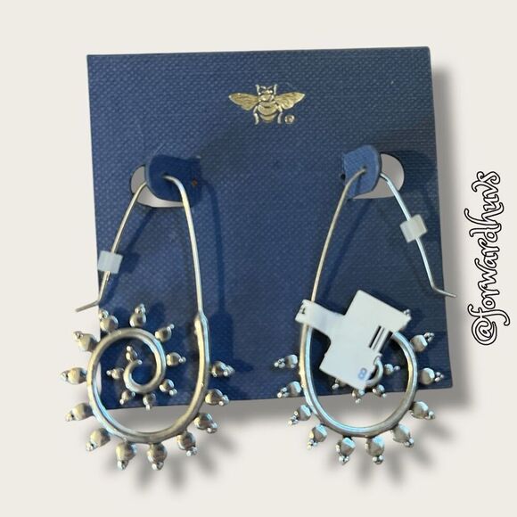 TJ Maxx Open Hoop Spiral Threader Earrings - Picture 3 of 8